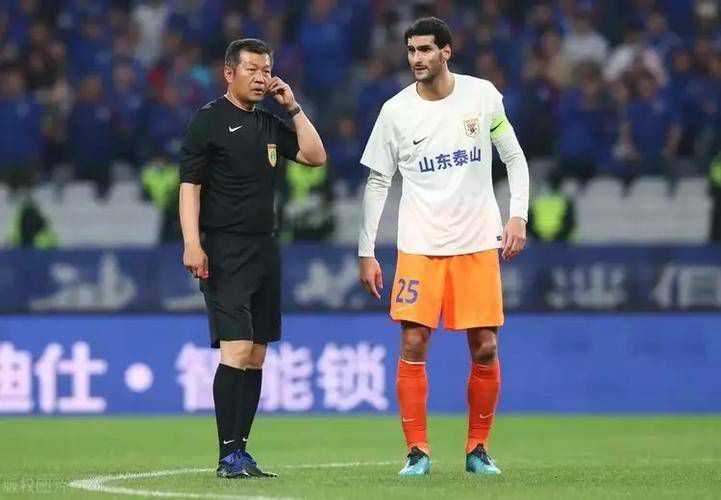 ’我撂了电话，大哭起来。